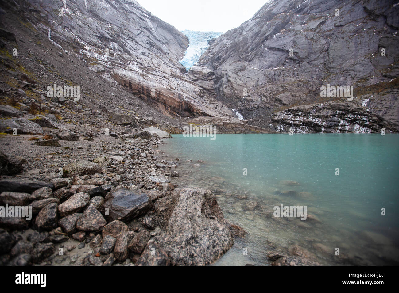 Briksdal Gletscher und See Stockfoto