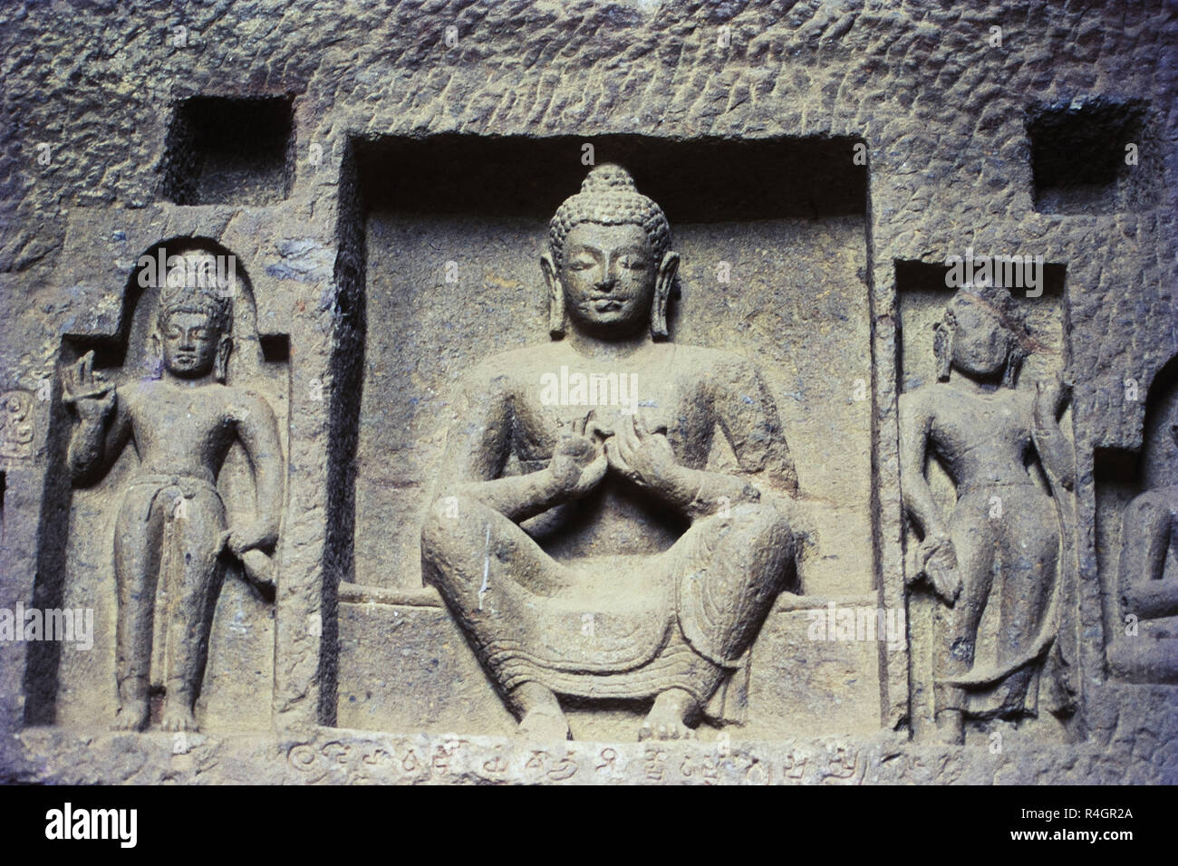 Buddhaschnitzerei in Kanheri Buddhist Caves, Borivali, Mumbai, Indien, Asien Stockfoto