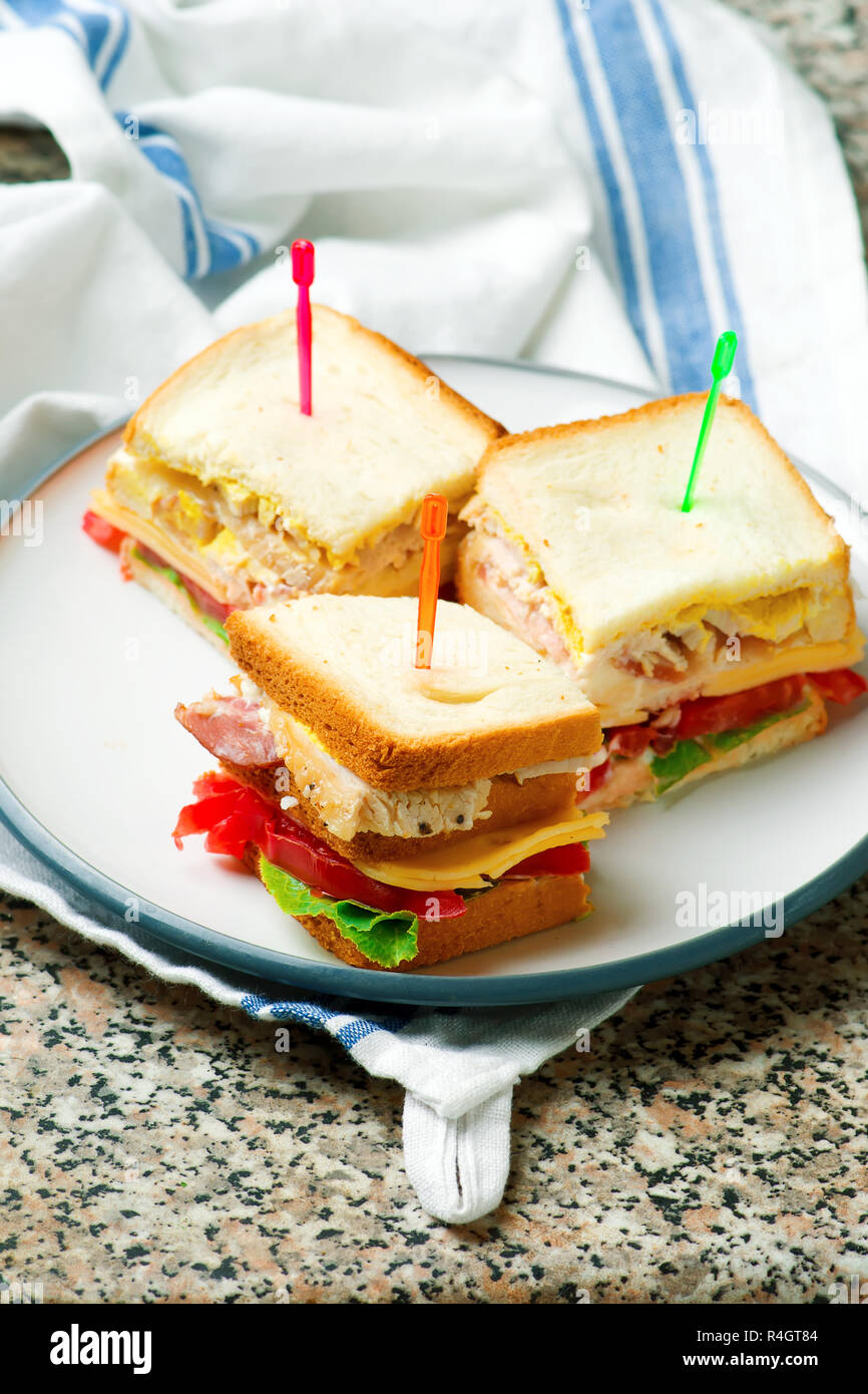 Club Sandwich mit der Türkei und Speck. selektive Fokus Stockfoto