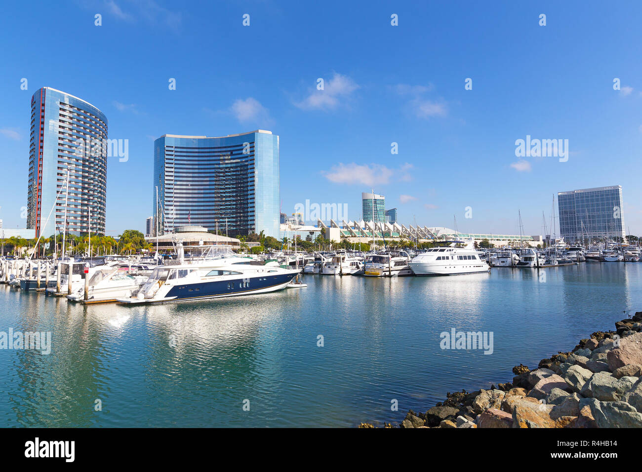 Blick auf die Stadt mit der Marina Bay in San Diego, Kalifornien, USA. Kann Diego Hotels und Convention Center an der Bucht. Stockfoto