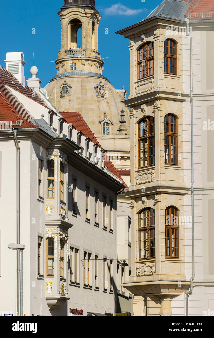 Dresden, Erker in der rekonstruierten Trierschen und Boseschen Haus vor der Kuppel der Frauenkirche, Erker bin rekonstruierten Trierschen und Stockfoto