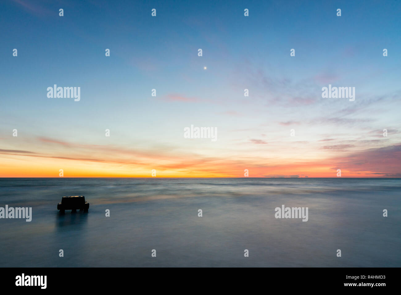 Seestück nach Sonnenuntergang, das Schwarze Meer, Anapa, Russland Stockfoto