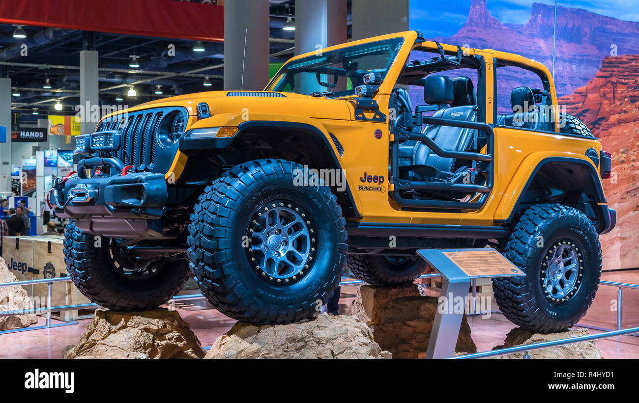 Jeep Modifiziert Stockfotos Und Bilder Kaufen Alamy