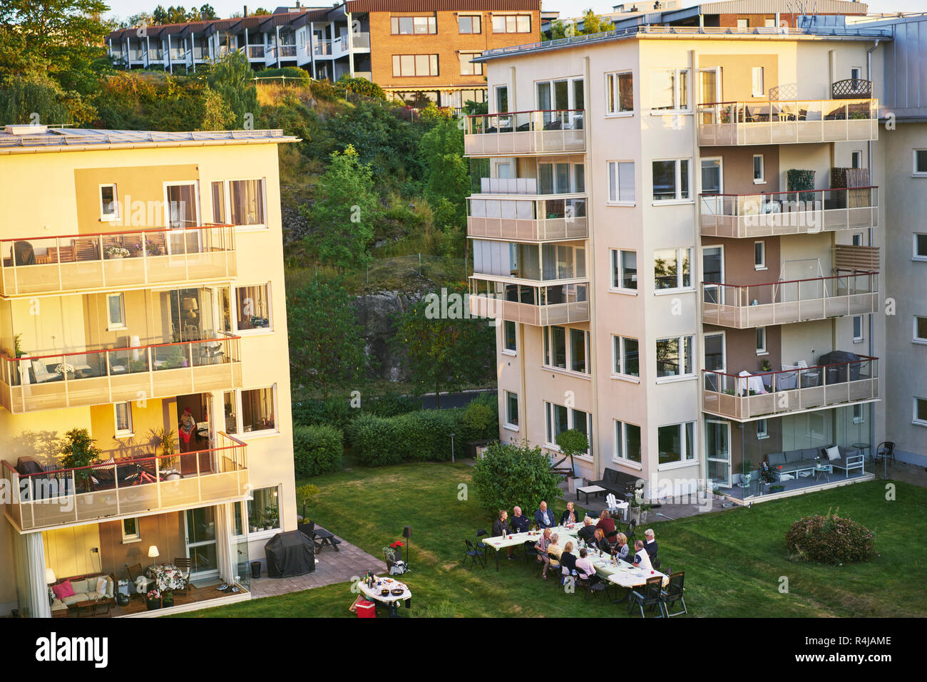 Picknick von Mehrfamilienhaus in Nacka, Schweden Stockfoto