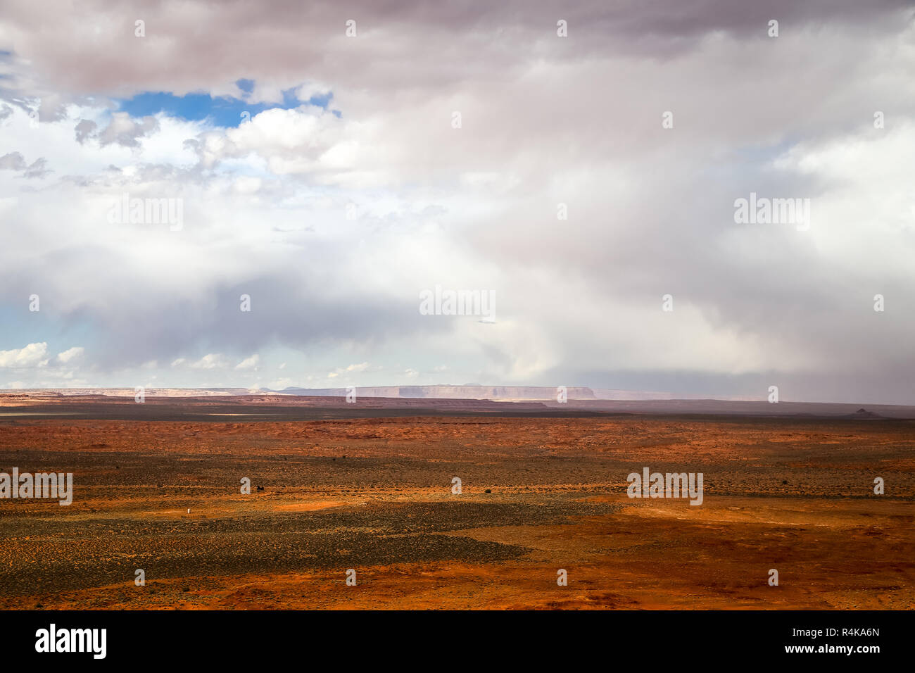 Blick auf den Colorado Plateau in der Wüste von oljato Monument Valley an der Grenze Arizona und Utah in den amerikanischen Westen Stockfoto