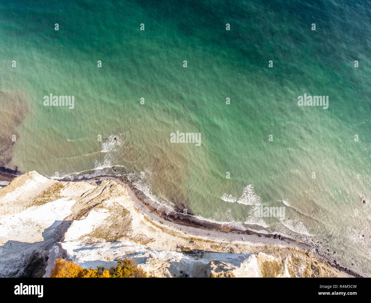 Die malerische Küstenlandschaft des dänischen Ostseeinsel Møn ist für seine Kreidefelsen bekannt. Stockfoto