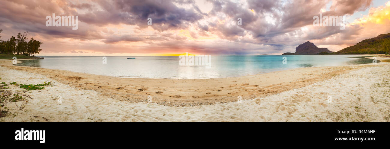 Sandy tropical beach. Panorama. Stockfoto
