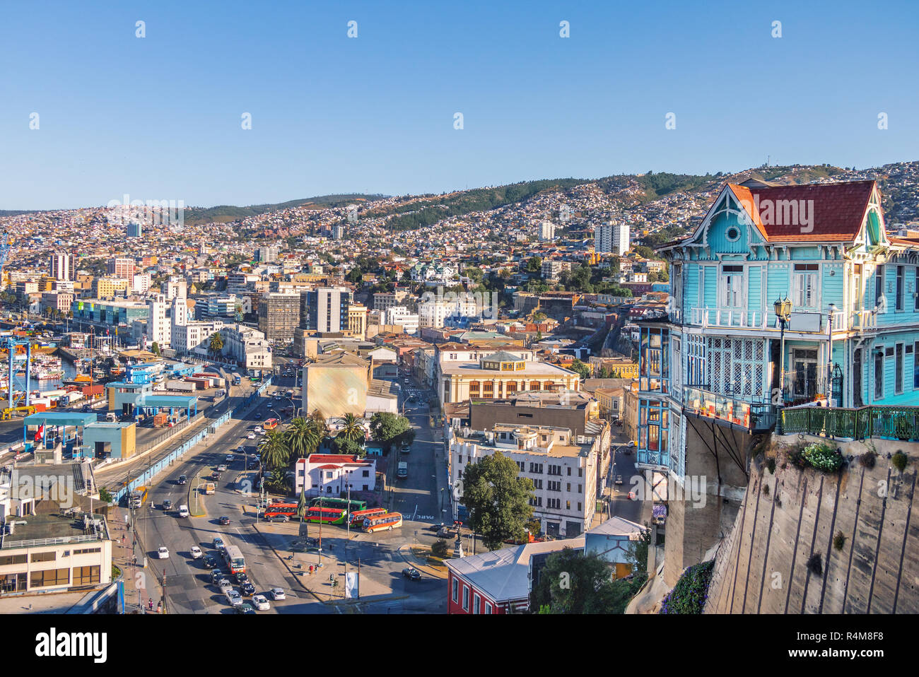 Luftaufnahme von Valparaiso von Cerro Artilleria Hill - Valparaiso, Chile Stockfoto