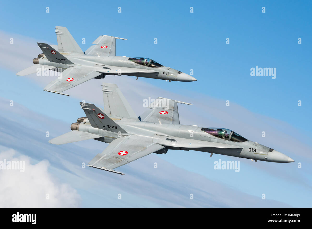 Fliegen mit der McDonnell Douglas F/A-18C Hornet der Schweizer Luftwaffe. Stockfoto
