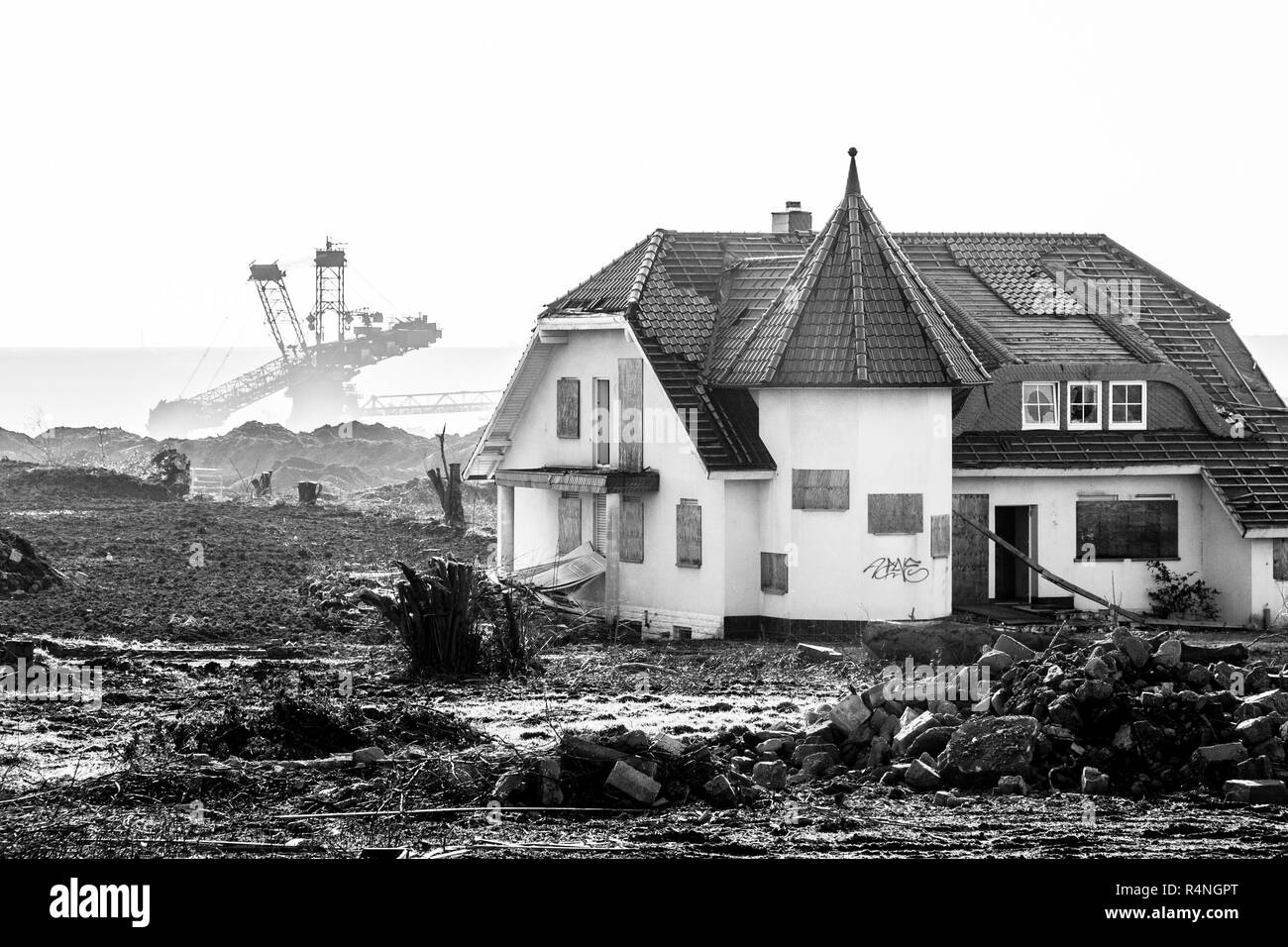 Verlassene Stadt Borschemich, Deutschland. Braunkohlevorkommen unter Dörfern im Niederrhein führen dazu, dass die Bewohner ihren Besitz und ihr Lebenszentrum verlassen Stockfoto
