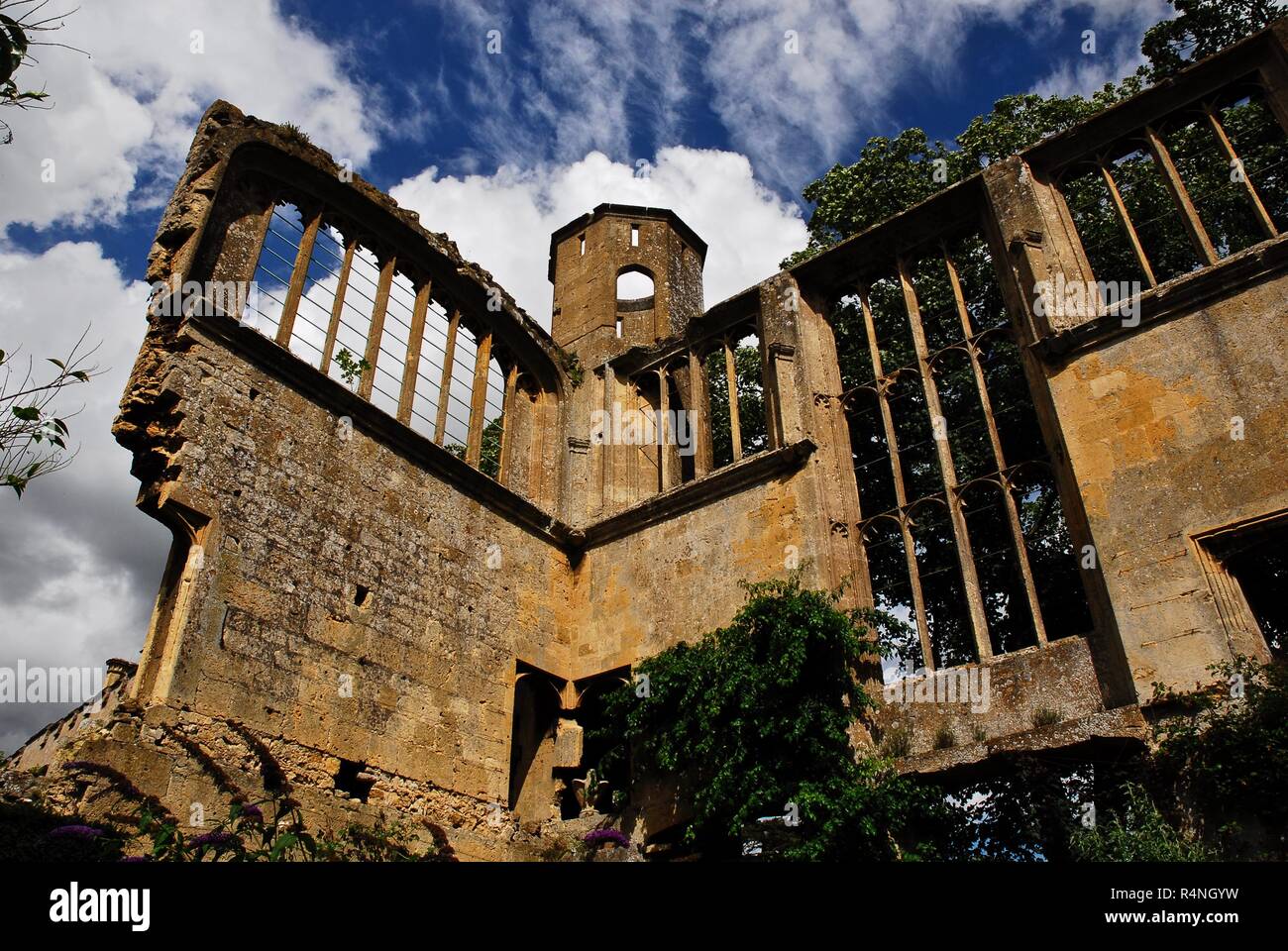 Ecke Abschnitt der zerstörten Festsaal, Interieur, Sudeley Castle, Gloucestershire Stockfoto