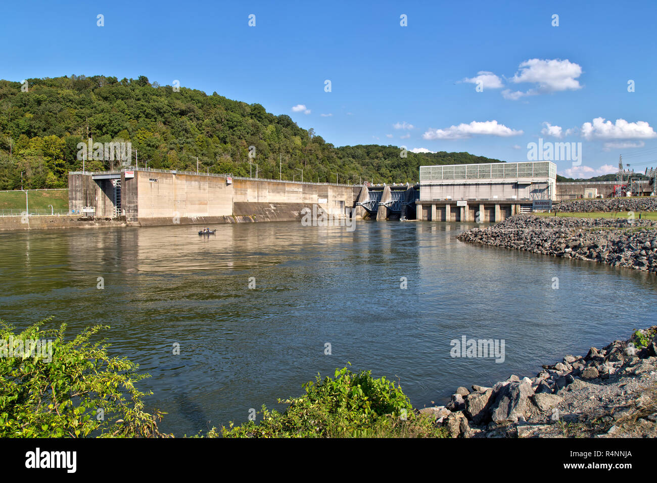 Melton Hill Wasserkraftwerk Und Kraftwerk. Melton Hill Recreation Area, U.S. Army Corps of Engineers, ist ein Flussreservoir. Stockfoto
