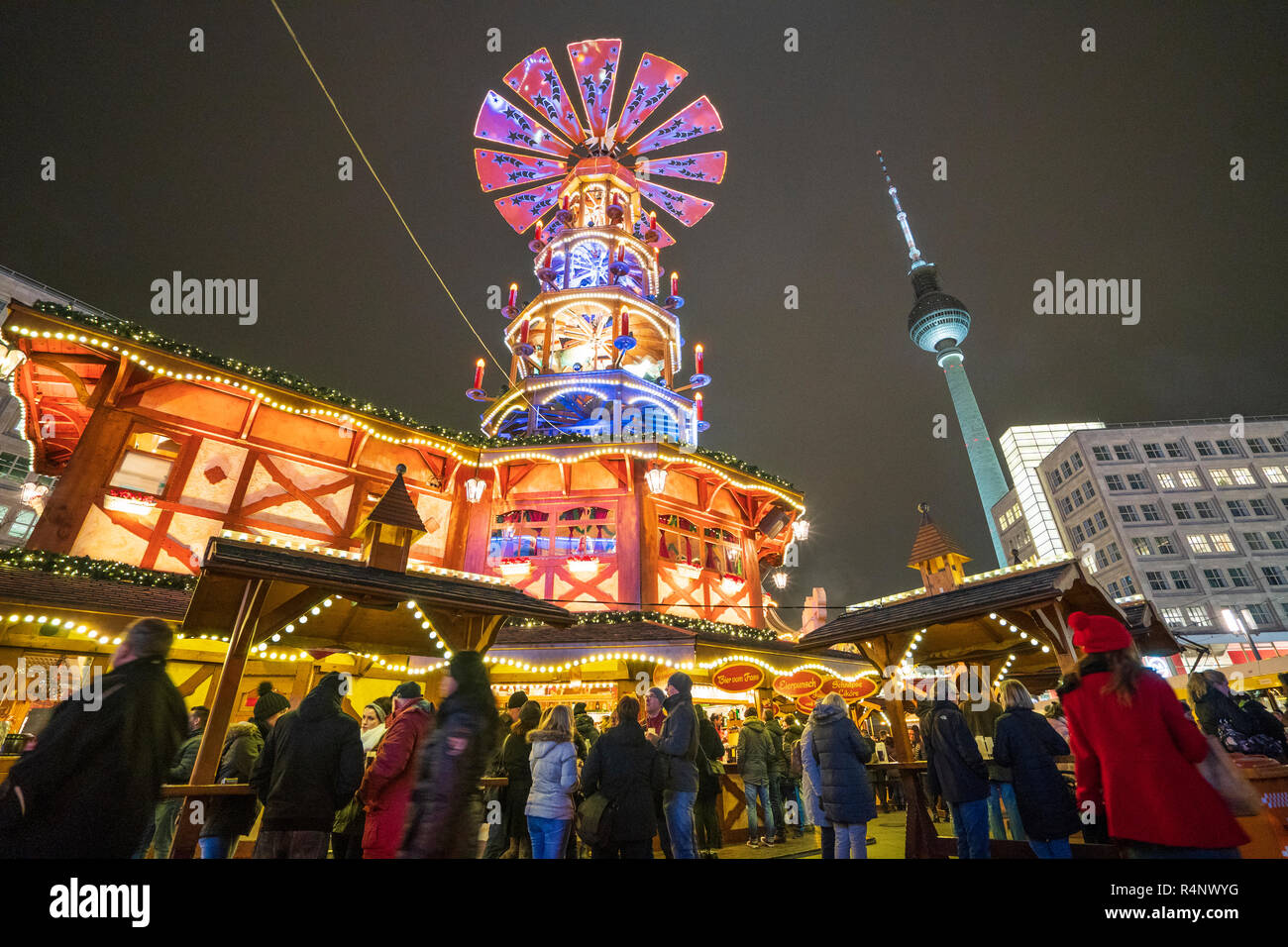 Piramide de berlin -Fotos und -Bildmaterial in hoher Auflösung – Alamy