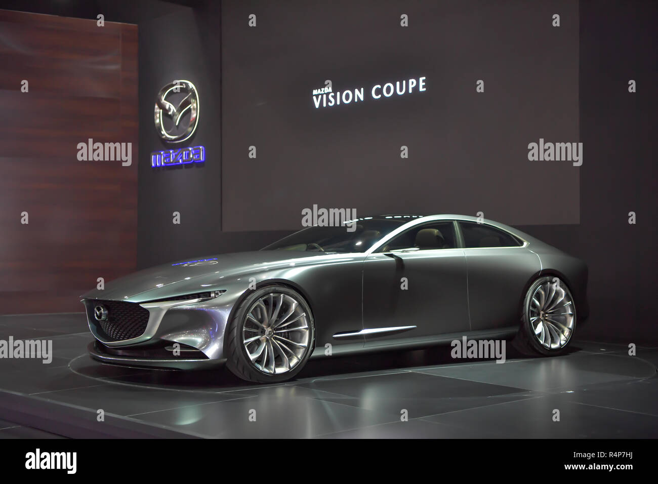 Nonthaburi, Thailand. 28. Nov 2018. Mazda Vision Coupé Concept Car auf der 35th Thailand International Motor Expo am 28. November 2018 in Nonthaburi, Thailand. Credit: chatchai Somwat/Alamy leben Nachrichten Stockfoto