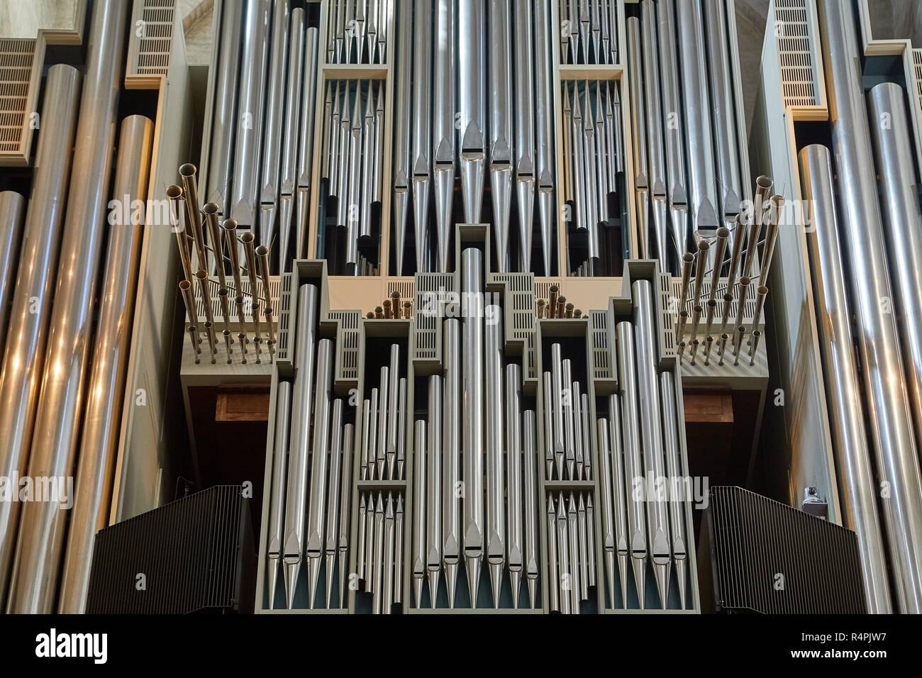 Kirche-Orgelpfeifen Stockfoto
