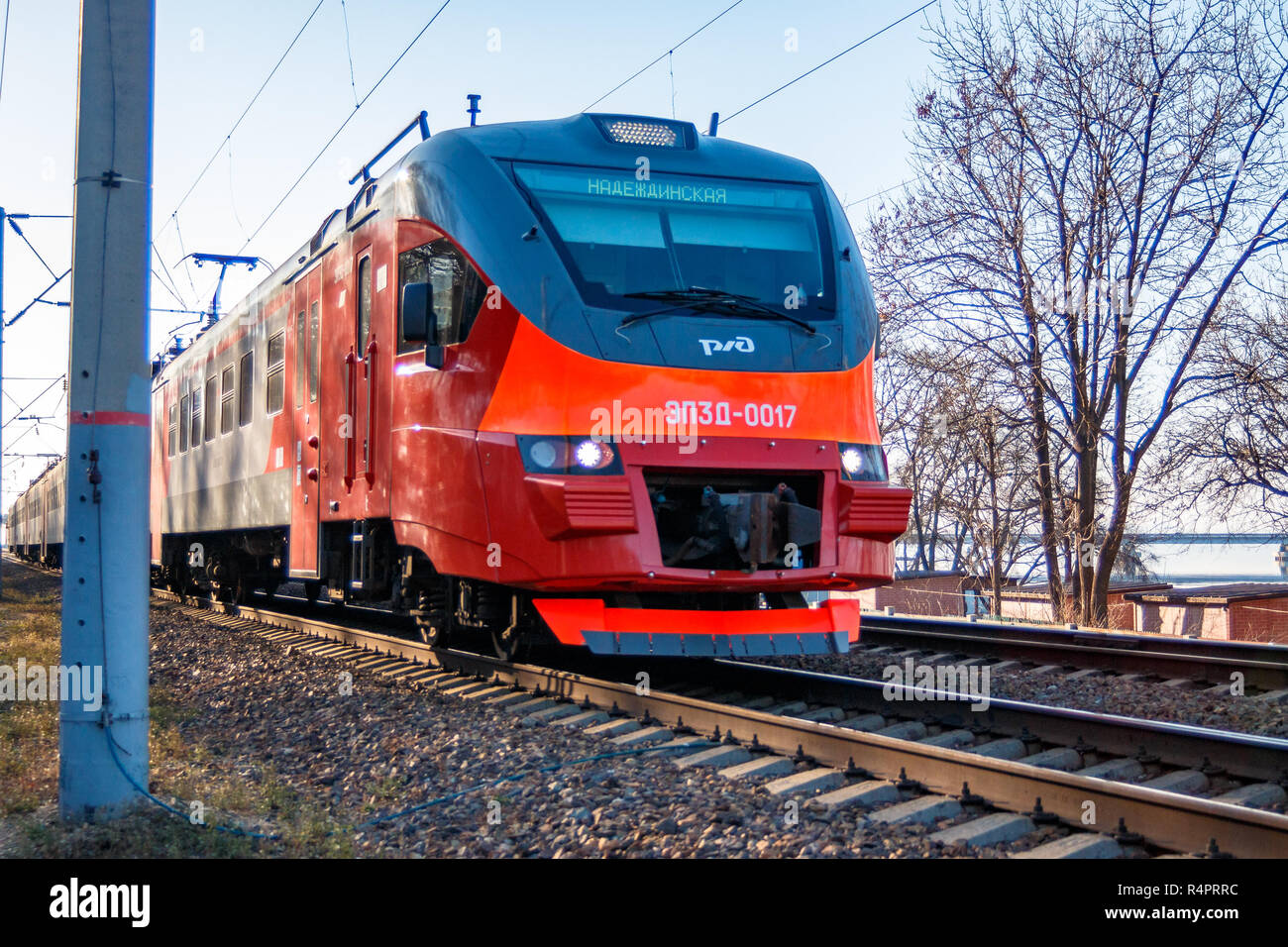 Wladiwostok, Russland - Oktober 20, 2018: Ein moderner Zug Elektrischer Triebzug EP3D. Es war, in dem die Besuche von Fußballspielen der Wor Stockfoto