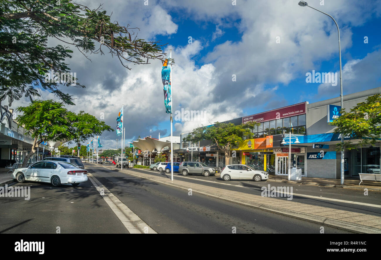 Blick auf den Fluss Street, der Hauptverkehrsstraße in der nördlichen Flüsse region Stadt Ballina, New South Wales, Australien Stockfoto