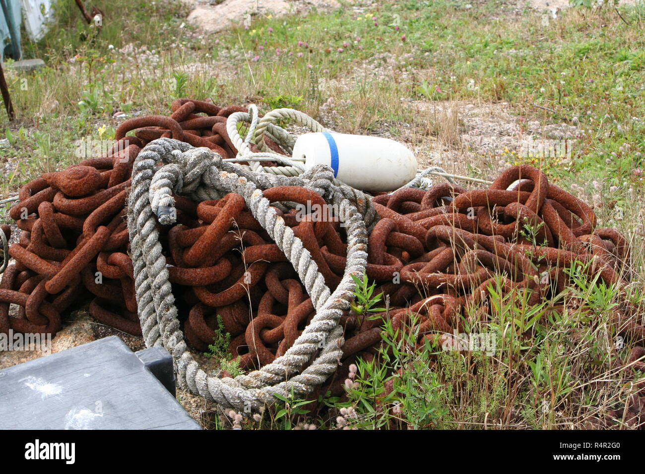 Lobster Boat rostige Kette im Hof Maine am Hafen Stockfoto