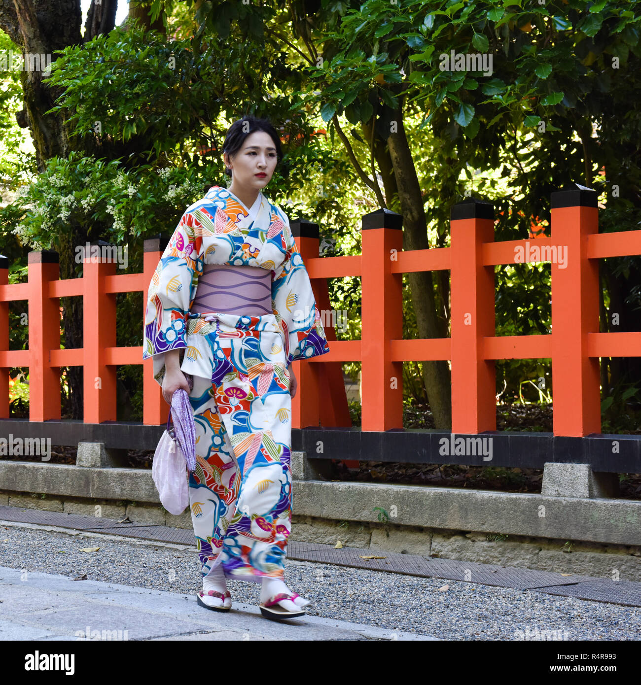Frau mit einem traditionellen japanischen kimono, Kyoto, Japan Stockfoto