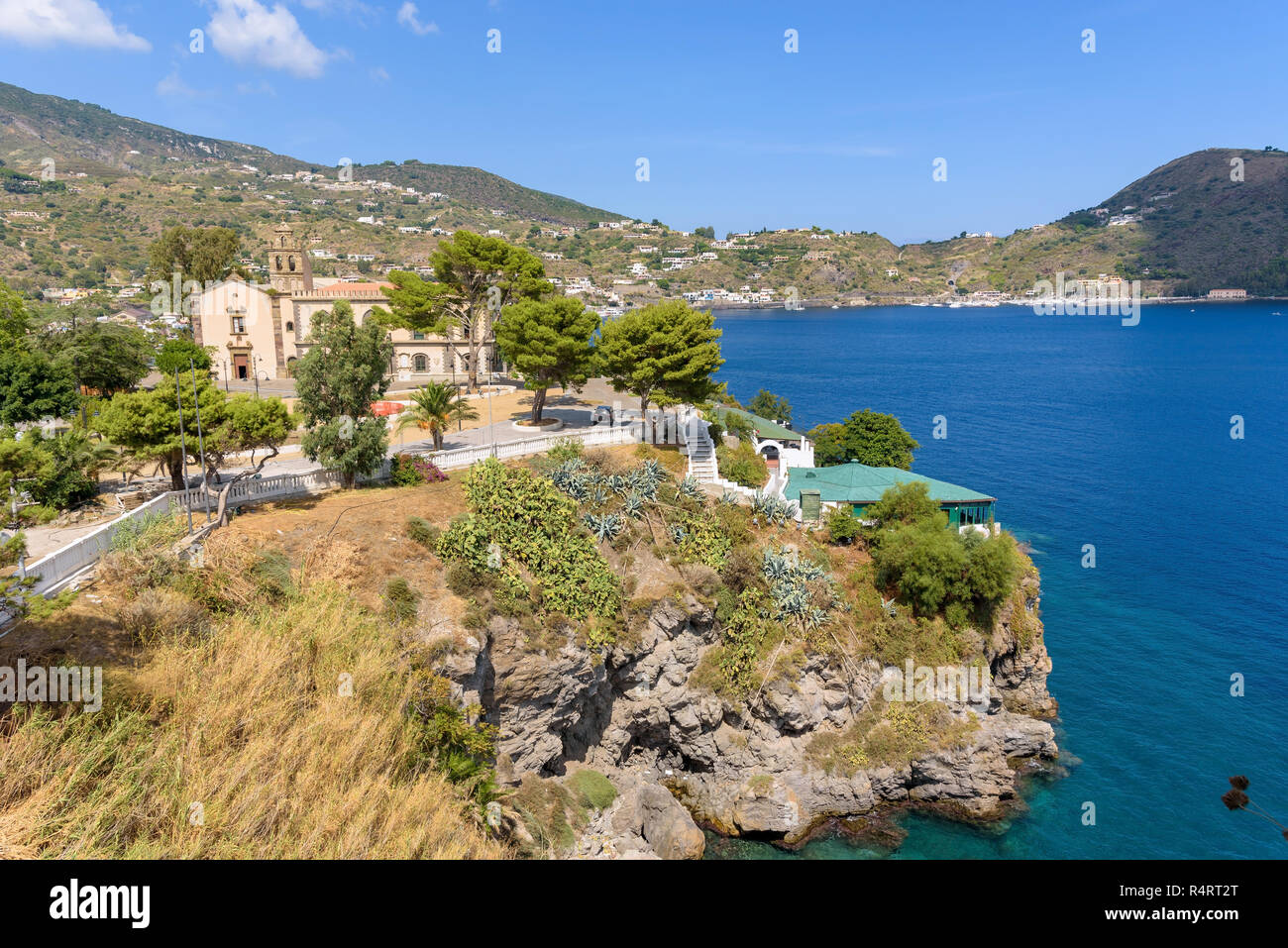 Küste der Insel Lipari, Äolische Inseln, Italien Stockfoto