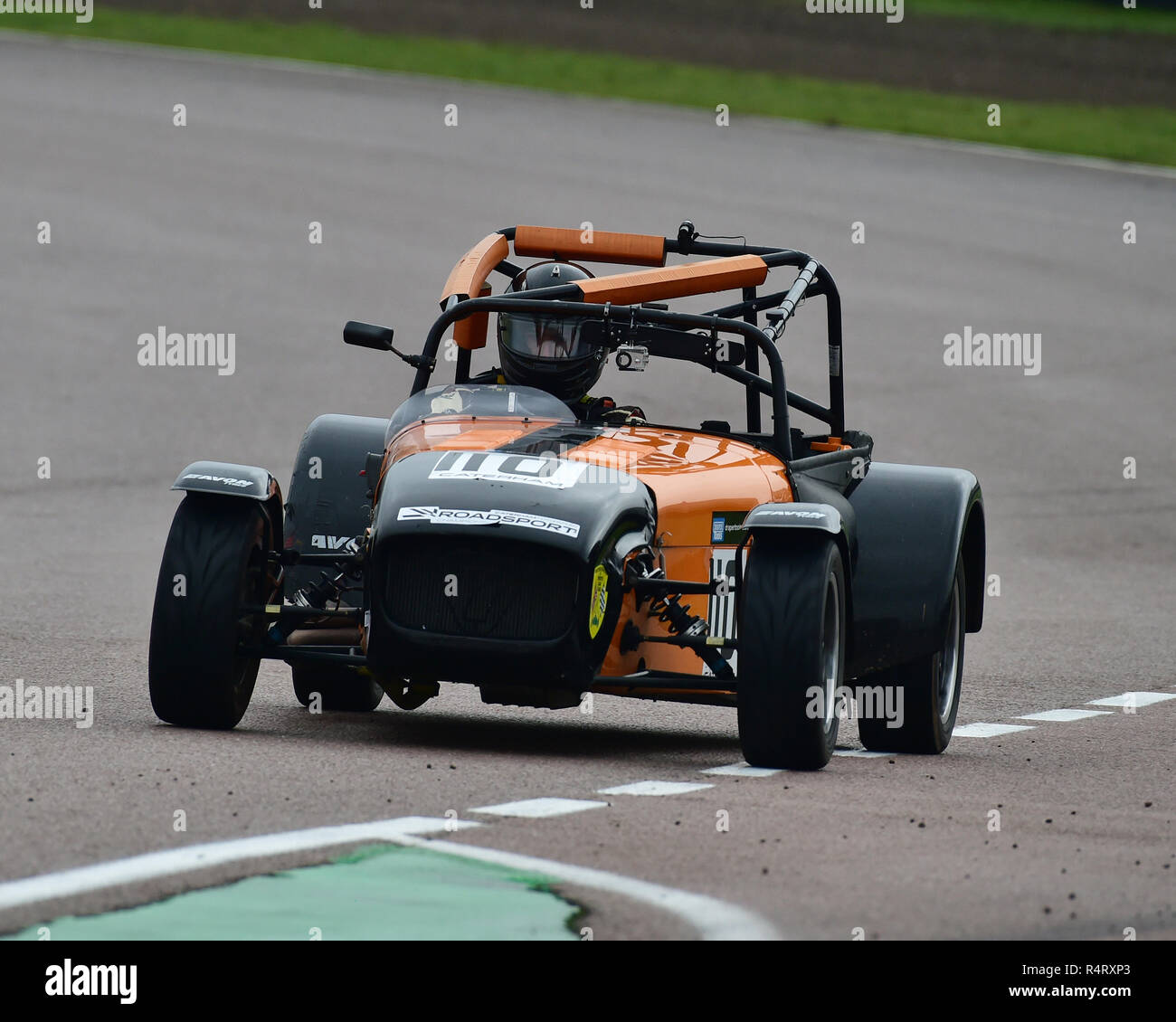 James Gilmour, Caterham 270 R, eine Stunde Rennen, Rockingham Super Send-Off, Rockingham Motorsport Speedway, Samstag, 25 November, 2018, Autosport, Autos Stockfoto