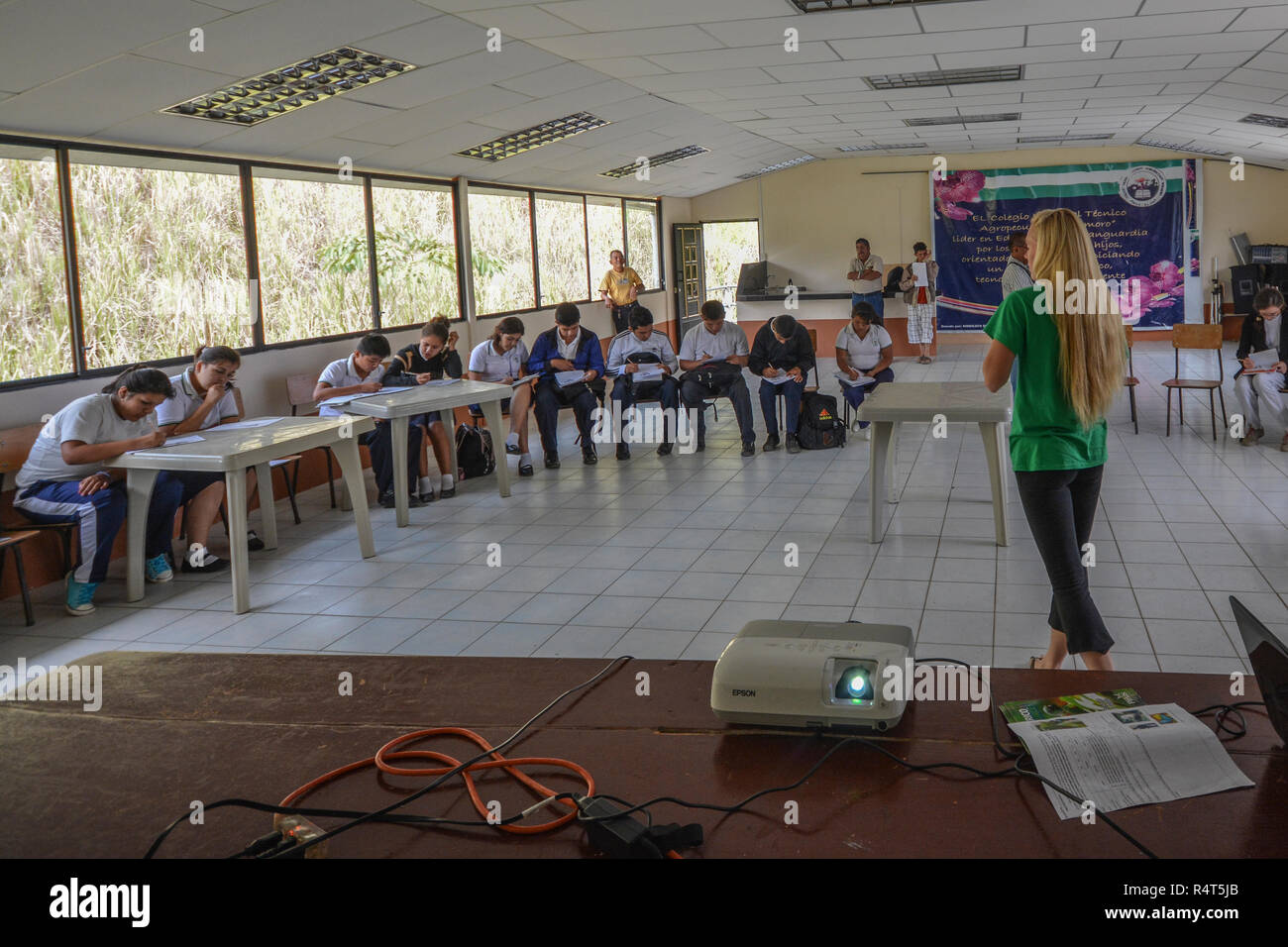 Eine kleine Ecuadorianische Schule in der Provinz El Oro in Ecuador. Stockfoto