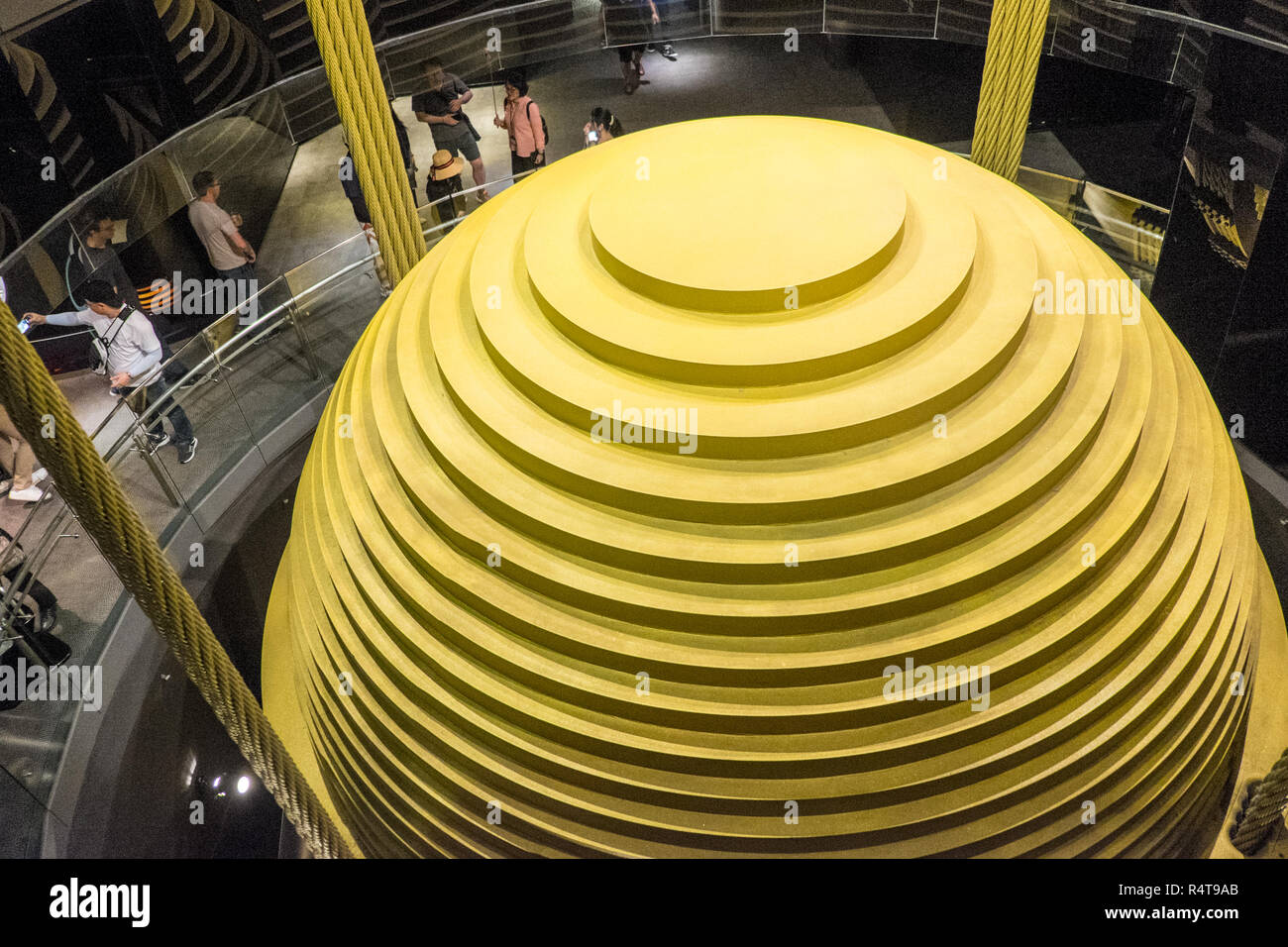 Riesige, Dämpfer, Dämpfer, Gewicht, Gegengewicht, Balance, an, oben, der, Sternwarte, Tower, at, Taipei 101 Tower, Taipei, Chinesisch, China, Republik China, ROC, Asien, Asiatische Stockfoto