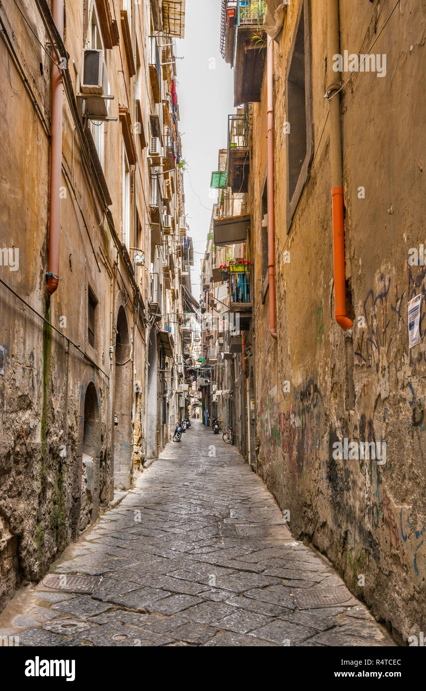 Vico dei Maiorani, Passage in Centro Storico Viertel, Neapel, Kampanien, Italien Stockfoto