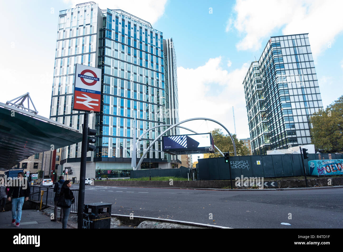 Ein Zeichen auf der alten Straße, am Kreisverkehr Silizium zeigt an, dass Sie sich an der alten Straße die Londoner U-Bahn Station Stockfoto
