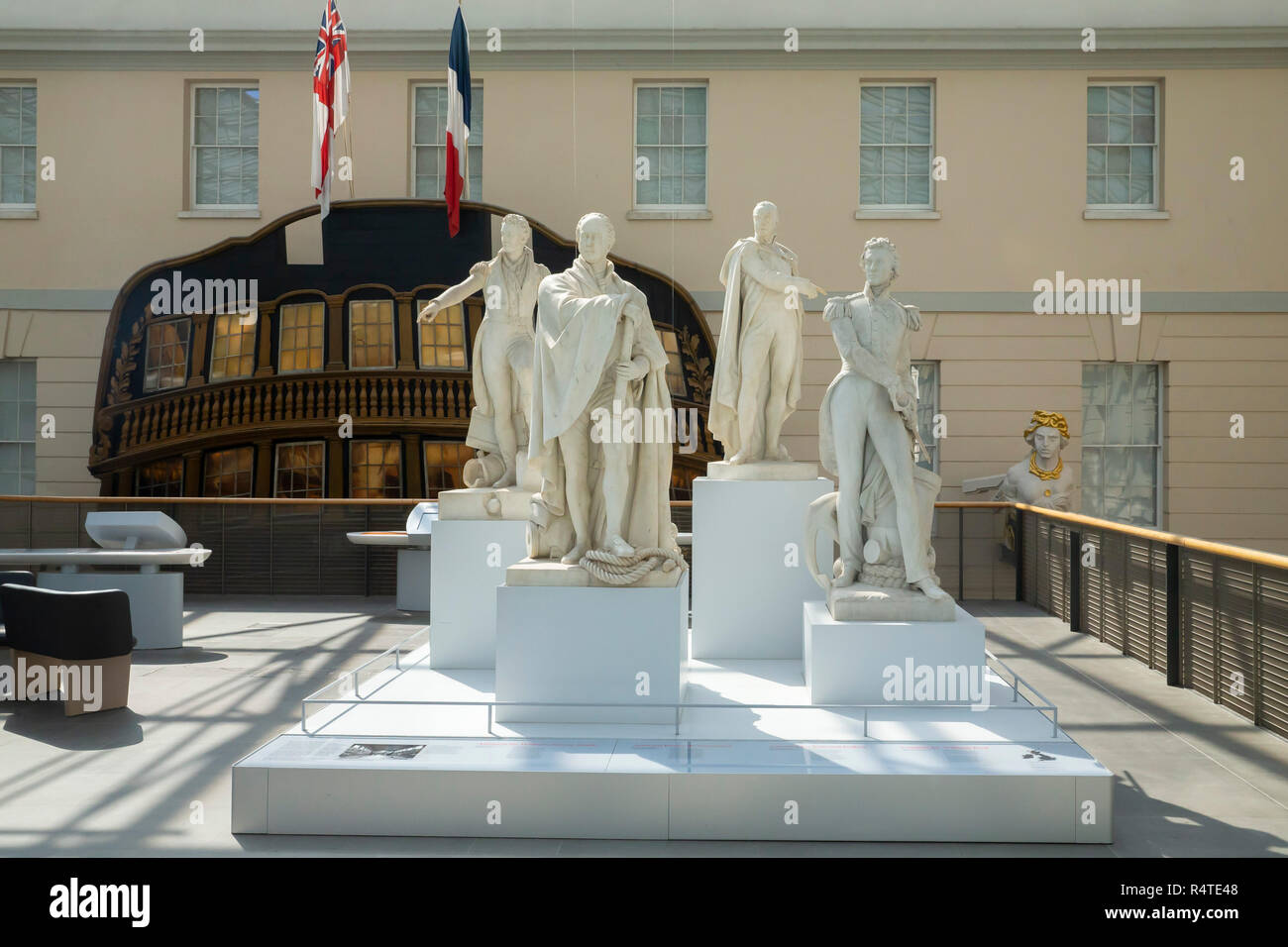 Marmorstatuen von Navigatoren und Admirals, das National Maritime Museum, Greenwich, London, England, UK, Europa, Stockfoto