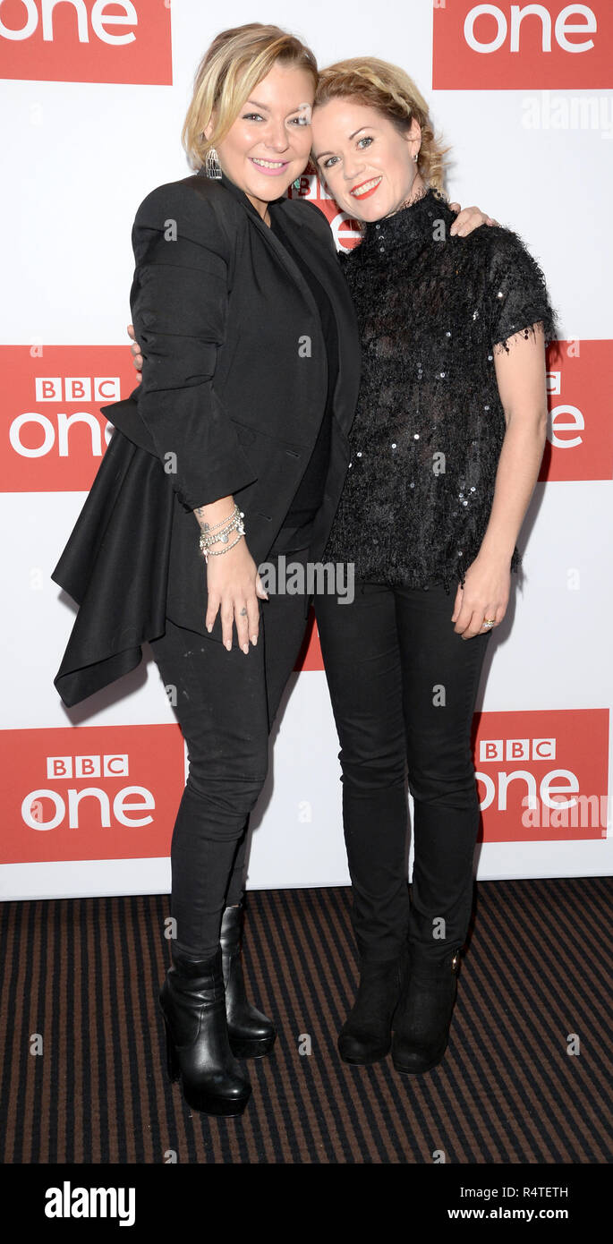 Foto muss Gutgeschrieben © Alpha Presse 078237 27/11/2018 Sheridan Smith und Sinead Keenan bei der BBC eine Pflege Photocall gehalten an BAFTA Piccadilly in London Stockfoto