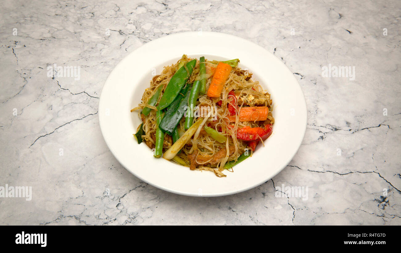 Orientalisches Essen, Gemüse & tofu Singapur gebratene Nudeln Stockfoto