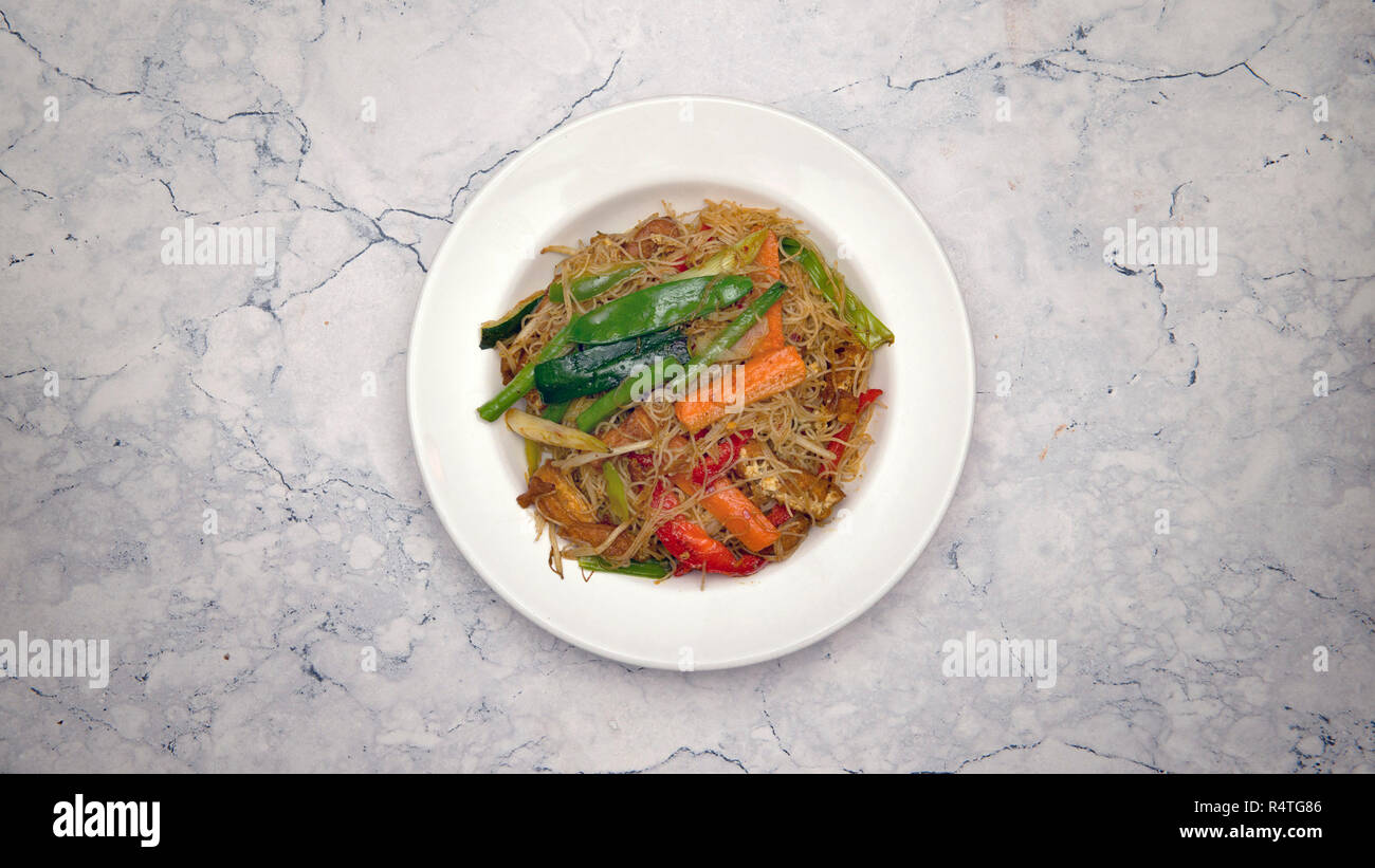 Orientalisches Essen, Gemüse & tofu Singapur gebratene Nudeln Stockfoto