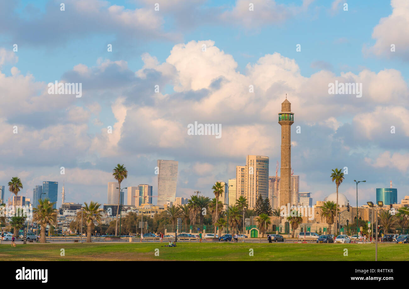 Blick auf die Skyline von Tel Aviv, Wolkenkratzer, Tel Aviv-Jaffa, Israel Stockfoto