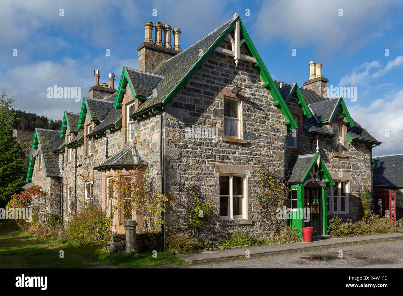 Die tomich Hotel im Dorf Tomich, Hochland, Schottland, Großbritannien Stockfoto