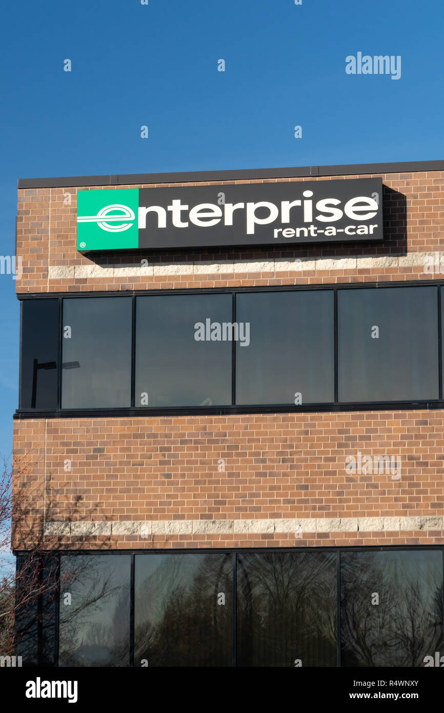 ST. PAUL, MN/USA - November 18, 2018: Enterprise Autovermietung vorne und unterzeichnen. Enterprise Rent-A-Car ist eine Autovermietung in den USA Hauptsitz Stockfoto