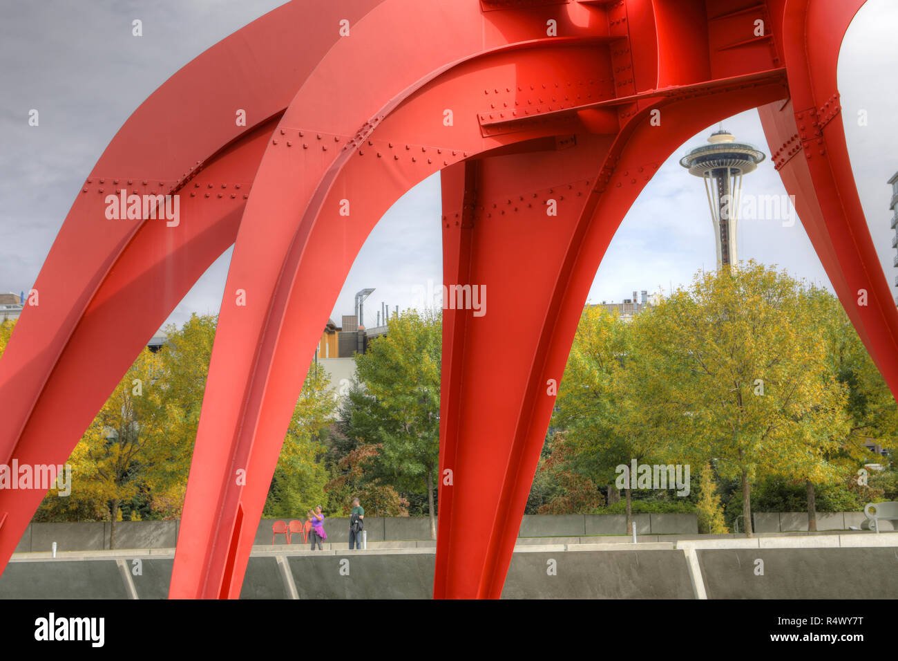 Die Space Needle von Olympic Skulpturenpark in Seattle, Washington Stockfoto