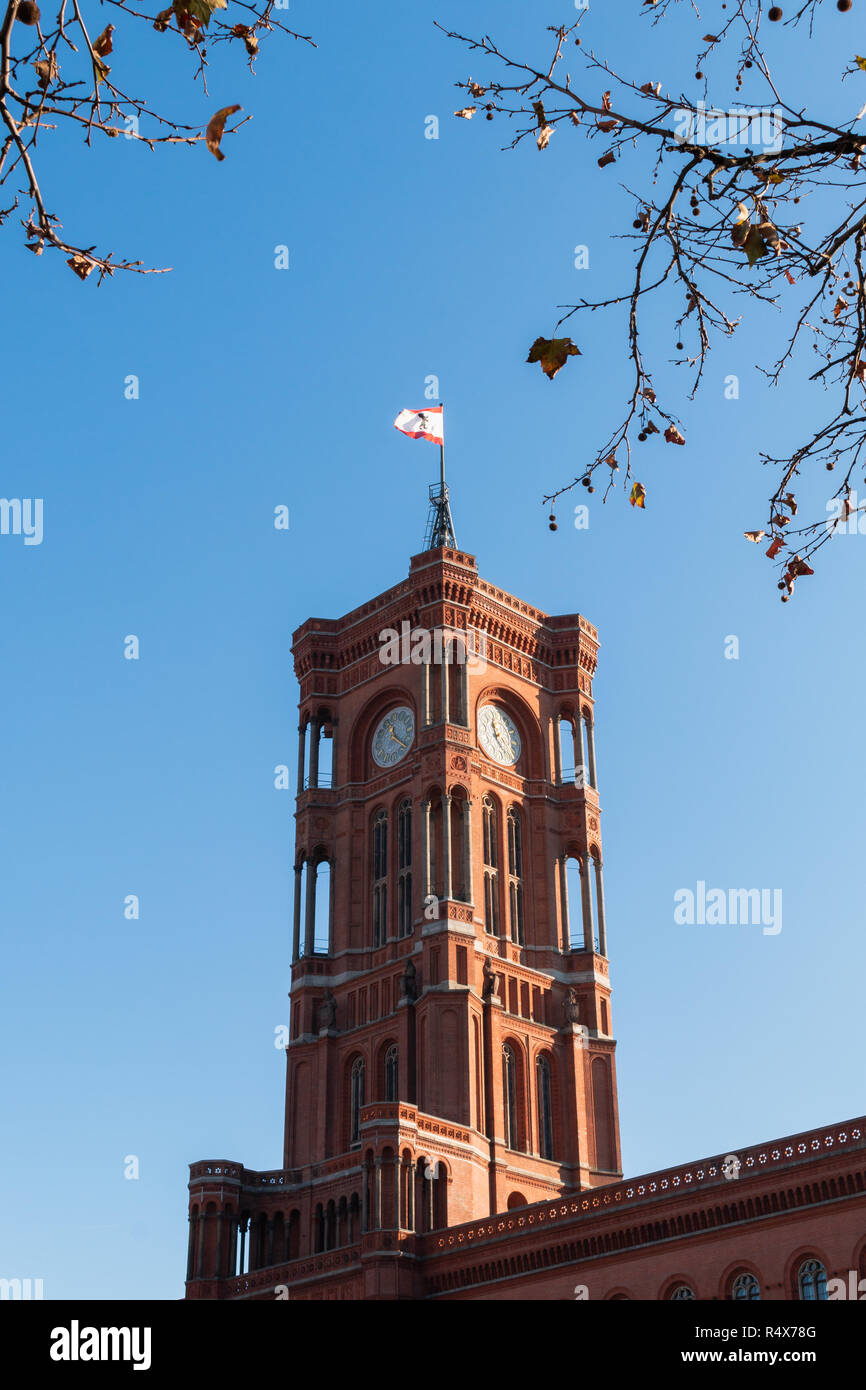 Das Rote Rathaus in Berlin Stockfotografie - Alamy