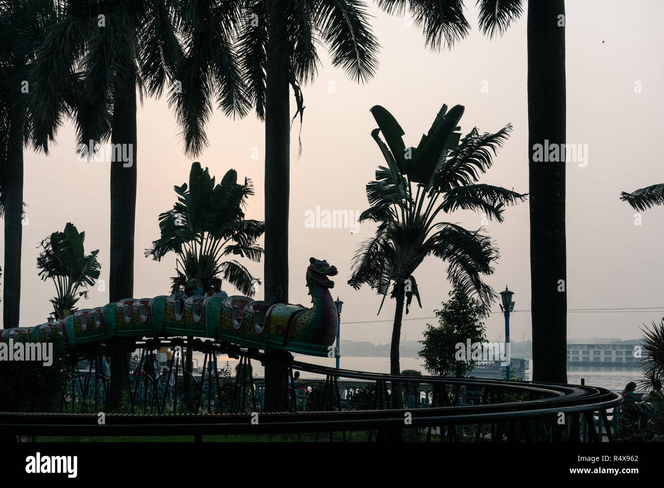 Bilder der Kunst in den alltäglichen Aktivitäten des Lebens gefunden beim Gehen die Nachbarschaft Gassen von Kolkata, Indien. Stockfoto