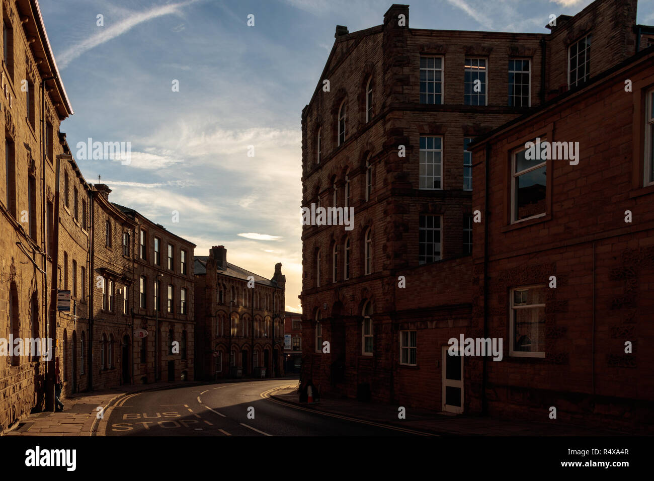 Gebäude auf die Wellington Road, Dewsbury, West Yorkshire Stockfoto