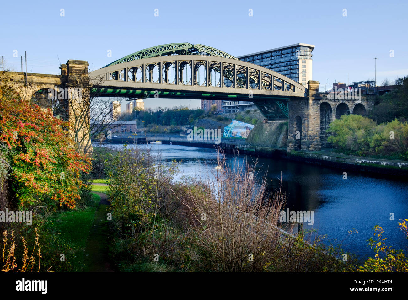 Brücken über den Fluss Tyne in Sunderland North East England Verschleiß und Abnutzung Stockfoto