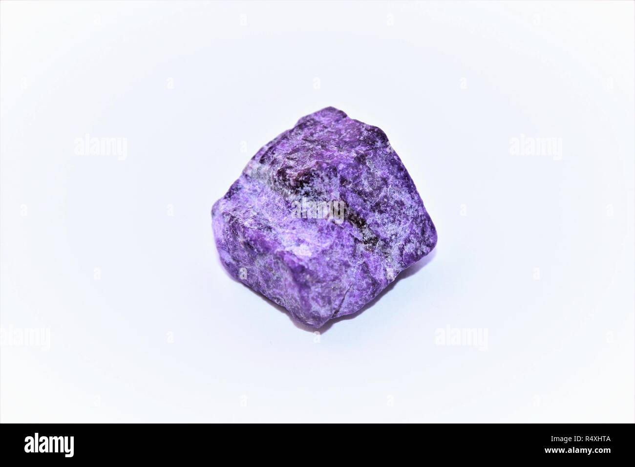 Ein Stück Sugilite crystal Stockfoto