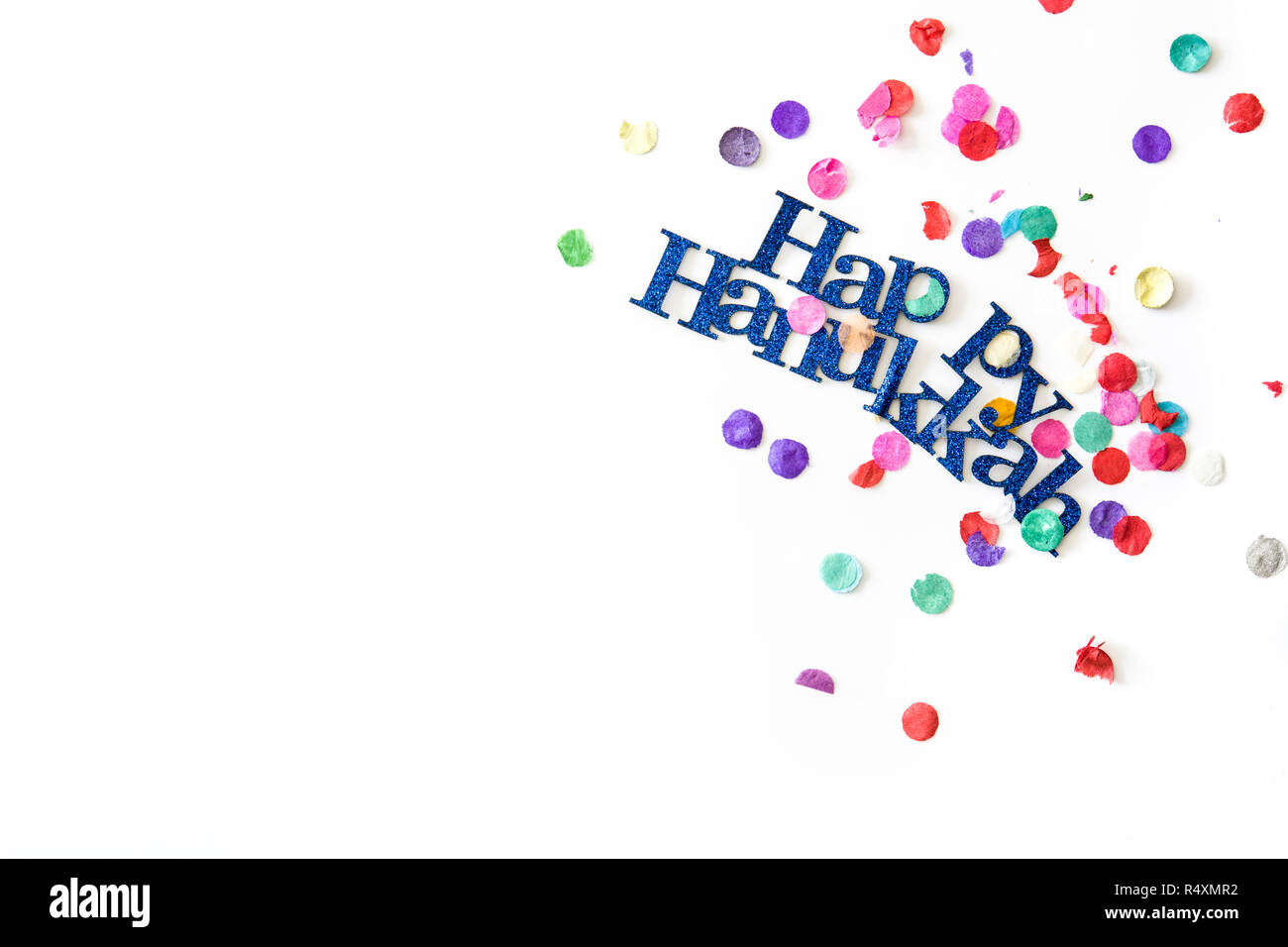 Happy Chanukka und Konfetti Hintergrund. Copyspace Stockfoto Happy Chanukka und Konfetti Hintergrund. Copyspace Stockfoto
