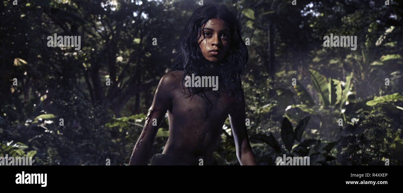 Mowgli: Legende von der Dschungel ist ein Fantasy Abenteuer Film 2018 unter der Regie von Andy Serkis, mit einem Drehbuch von Callie Kloves basierend auf Geschichten in allen Mowgli Geschichten gesammelt von Rudyard Kipling. Dieses Foto ist nur für den redaktionellen Gebrauch bestimmt und unterliegen dem Copyright der Film Company und/oder der Fotograf durch den Film oder die Produktion Firma zugewiesen und kann nur reproduziert durch Veröffentlichungen im Zusammenhang mit der Förderung der oben genannten Film. Eine obligatorische Gutschrift auf dem Film Firma ist erforderlich. Der Fotograf sollte auch angerechnet werden, wenn bekannt. Stockfoto