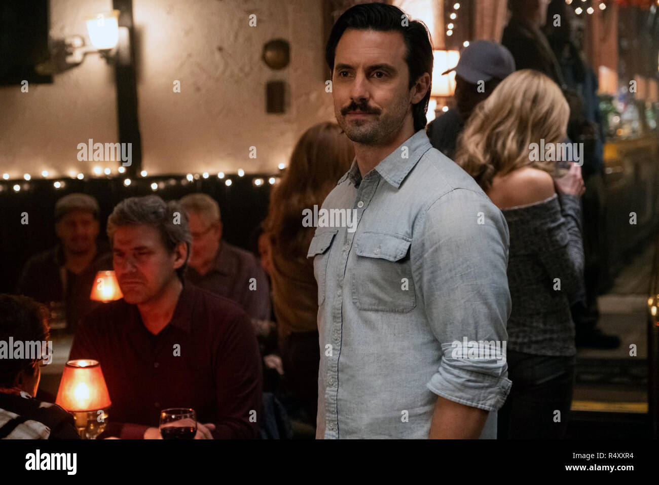 Zweiter Akt ist eine bevorstehende Amerikanische romantische Komödie Film unter der Regie von Peter Segal und von Elaine Goldsmith-Thomas und Justin Zackhams geschrieben. Es stars Jennifer Lopez, Vanessa Hudgens, Leah Remini, Annaleigh Ashford, Dan Bucatinsky, Freddie Stroma, Milo Ventimiglia, Festlichkeit Williams und Larry Miller. Dieses Foto ist nur für den redaktionellen Gebrauch bestimmt und unterliegen dem Copyright der Film Company und/oder der Fotograf durch den Film oder die Produktion Firma zugewiesen und kann nur reproduziert durch Veröffentlichungen im Zusammenhang mit der Förderung der oben genannten Film. Eine obligatorische Gutschrift auf dem Film Firma ist erforderlich. Die Stockfoto