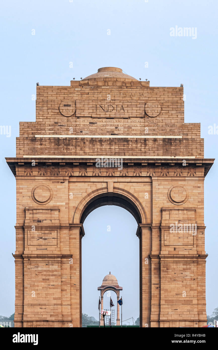 India Gate ist ein Denkmal für die 70.000 Soldaten der britischen Armee, die in den Zeitraum 1914 starb - 21 im Ersten Weltkrieg in Neu Delhi, Ind entfernt Stockfoto