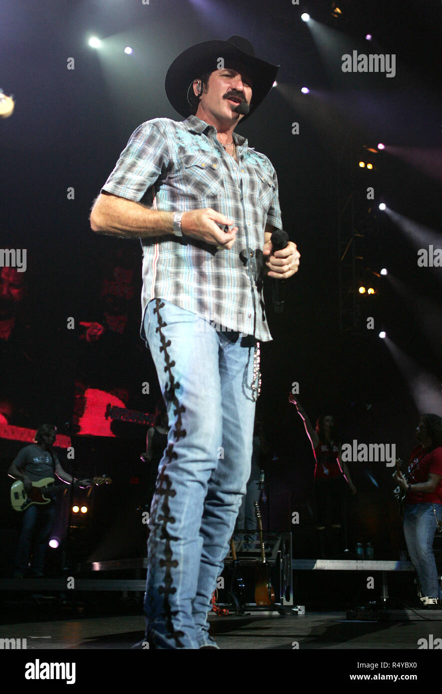 Kix Brooks mit Bächen und Dunn führt im Konzert an die fundierte Beratung Amphitheater in West Palm Beach, Florida, am 19. Oktober 2007. Stockfoto