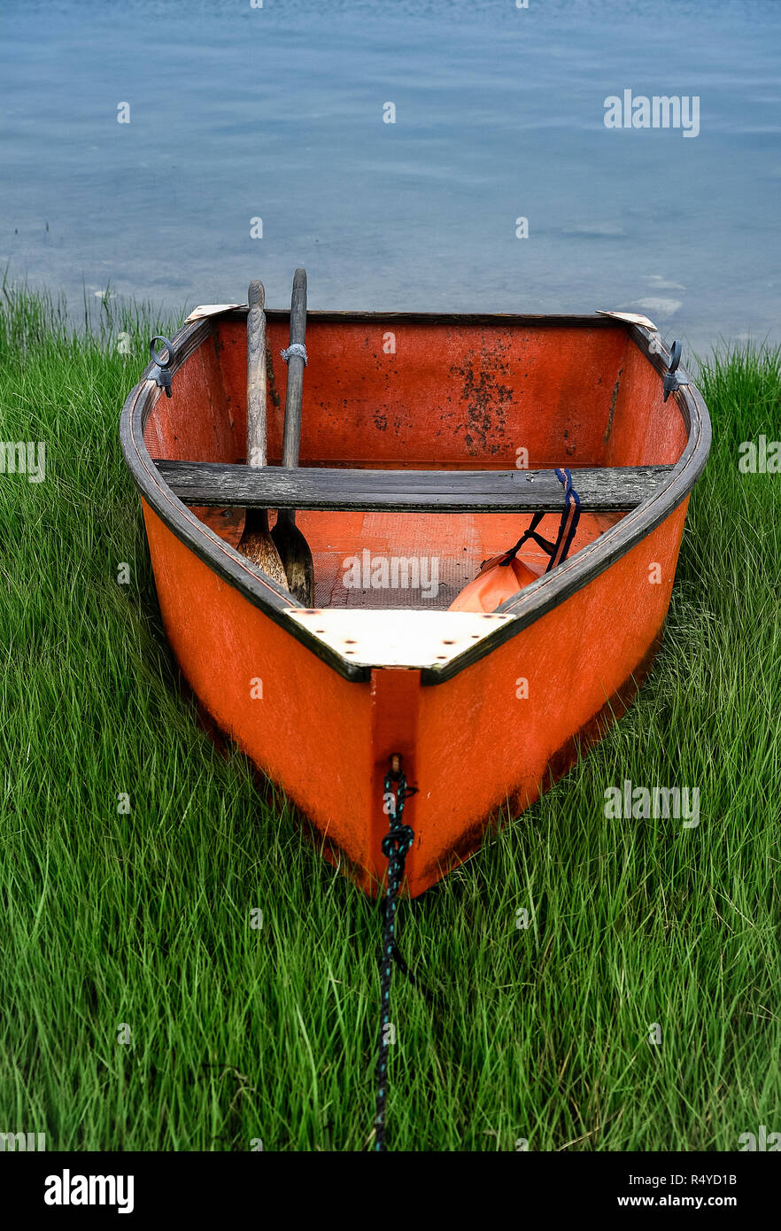 Im Marsh grass Ruderboot. Stockfoto