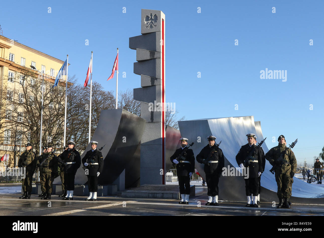 Maximum Defilade Gdynia, Polen. 28. Nov 2018. Polnische Marine Soldaten unter dem ...
