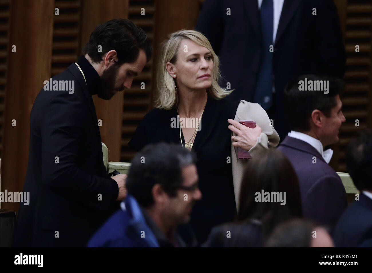 November 28, 2018 - Vatikanstadt (Heiliger Stuhl), US-amerikanische Schauspielerin Robin GAYLE WRIGTH mit ihrem Ehemann CLEMENT GIRAUDET während der Papst Franziskus Generalaudienz in der Aula Paolo VI. im Vatikan Credit: Evandro Inetti/ZUMA Draht/Alamy leben Nachrichten Stockfoto